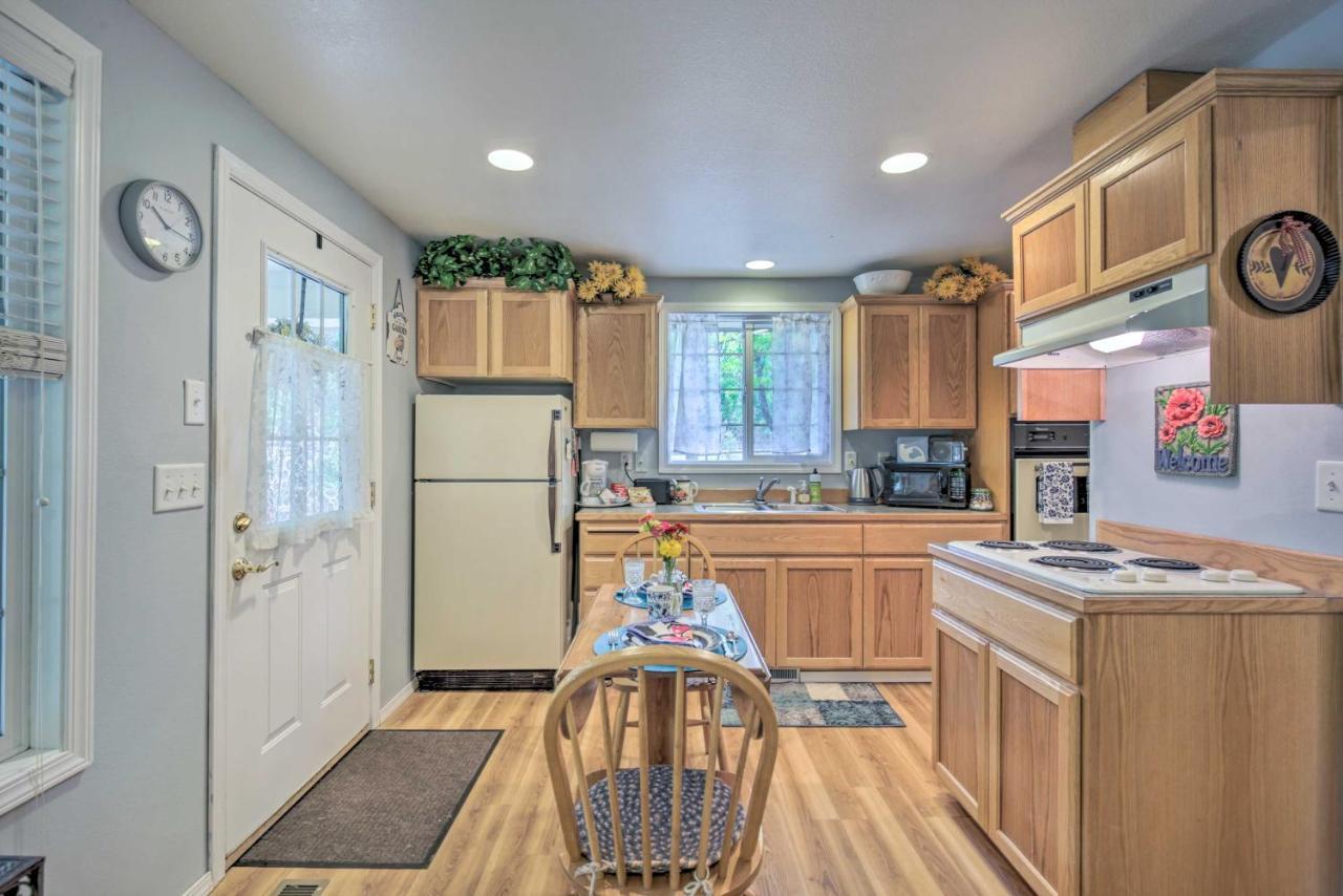 Cozy Cottage On Flower Farm With Baker Creek Views! ميكمينفيل المظهر الخارجي الصورة